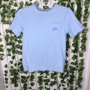 Light blue vineyard vines tee